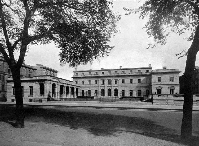 A view of the house in 1914 from Central Park.