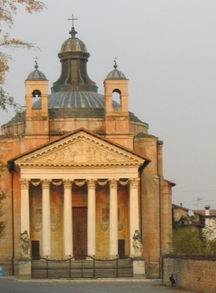 The chapel at the Villa Maser, a homage to the Pantheon, showing adaptation to circumstance.
(Image source)