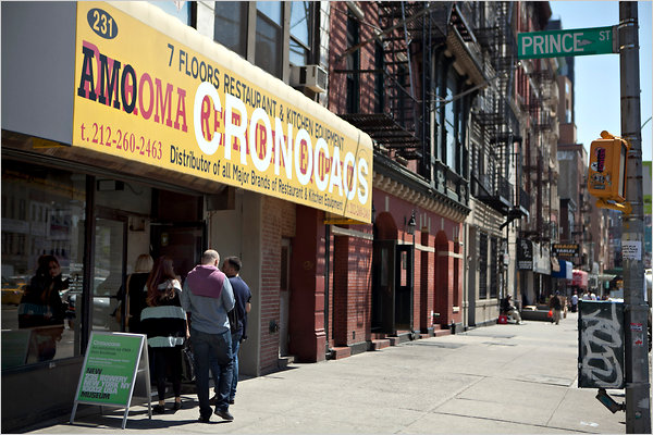 The show "Cronocaos" is housed in a former restaurant-supply store