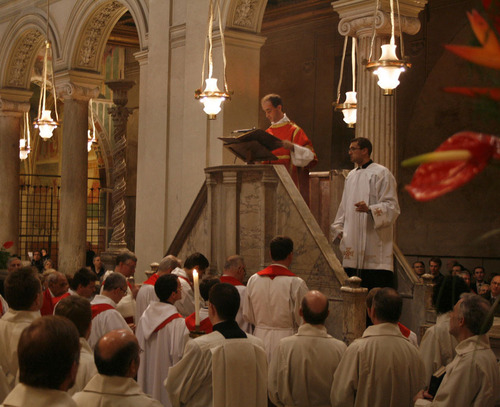 The Gospel ambo at San Clemente (where else?) on the patronal feast day. "He went up into a mountain--and opening his mouth he taught them" (Matthew 5:1, 2).
[Image source]