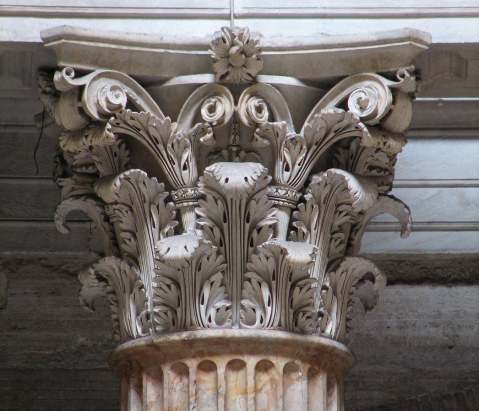Corinthian capital from the Pantheon. Note the pronounced three-dimensionality of the individual leaves.
[Image source]